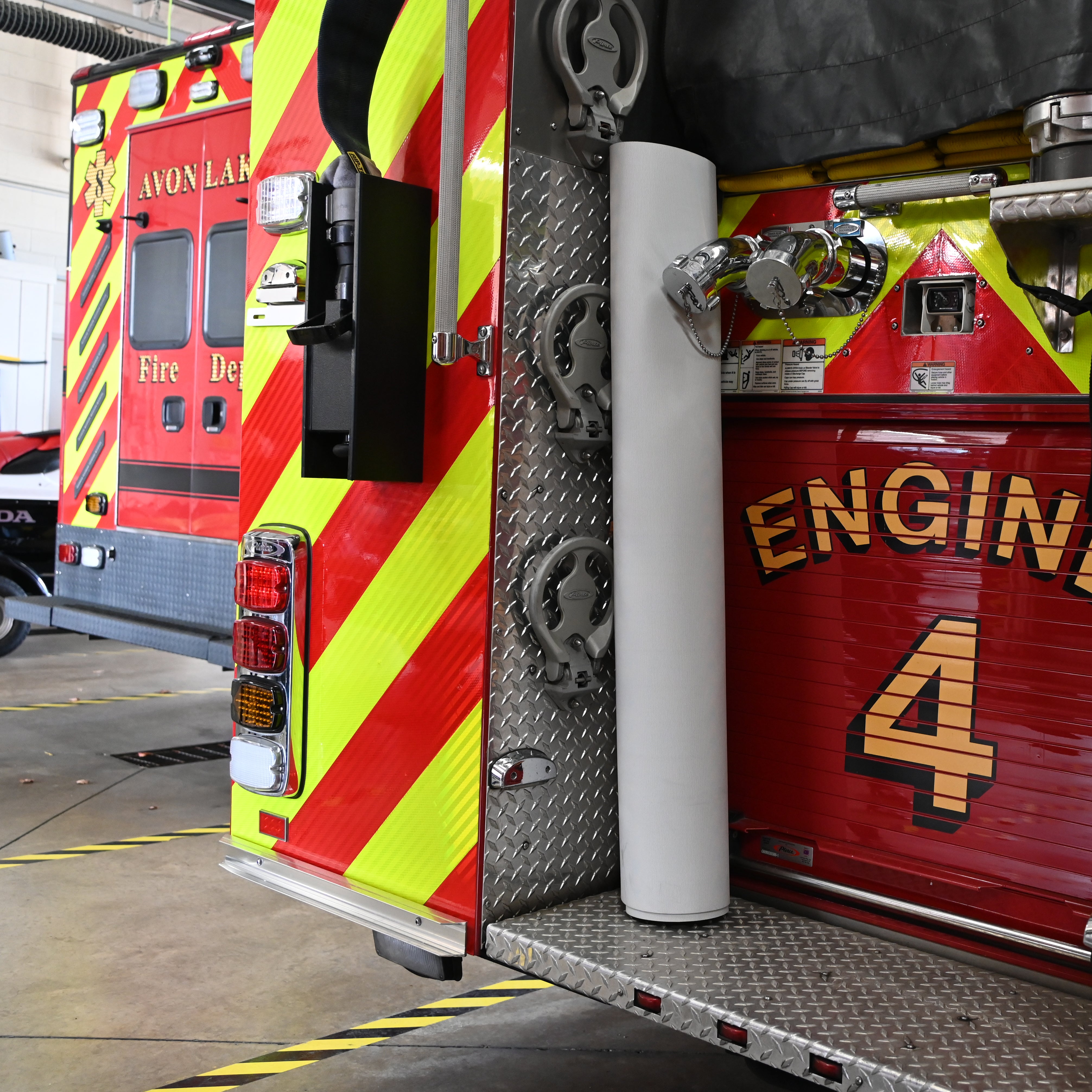 Design Engineering EV Fire Blanket 46.5in x 46.5in Fire Resistant Blanket 10686