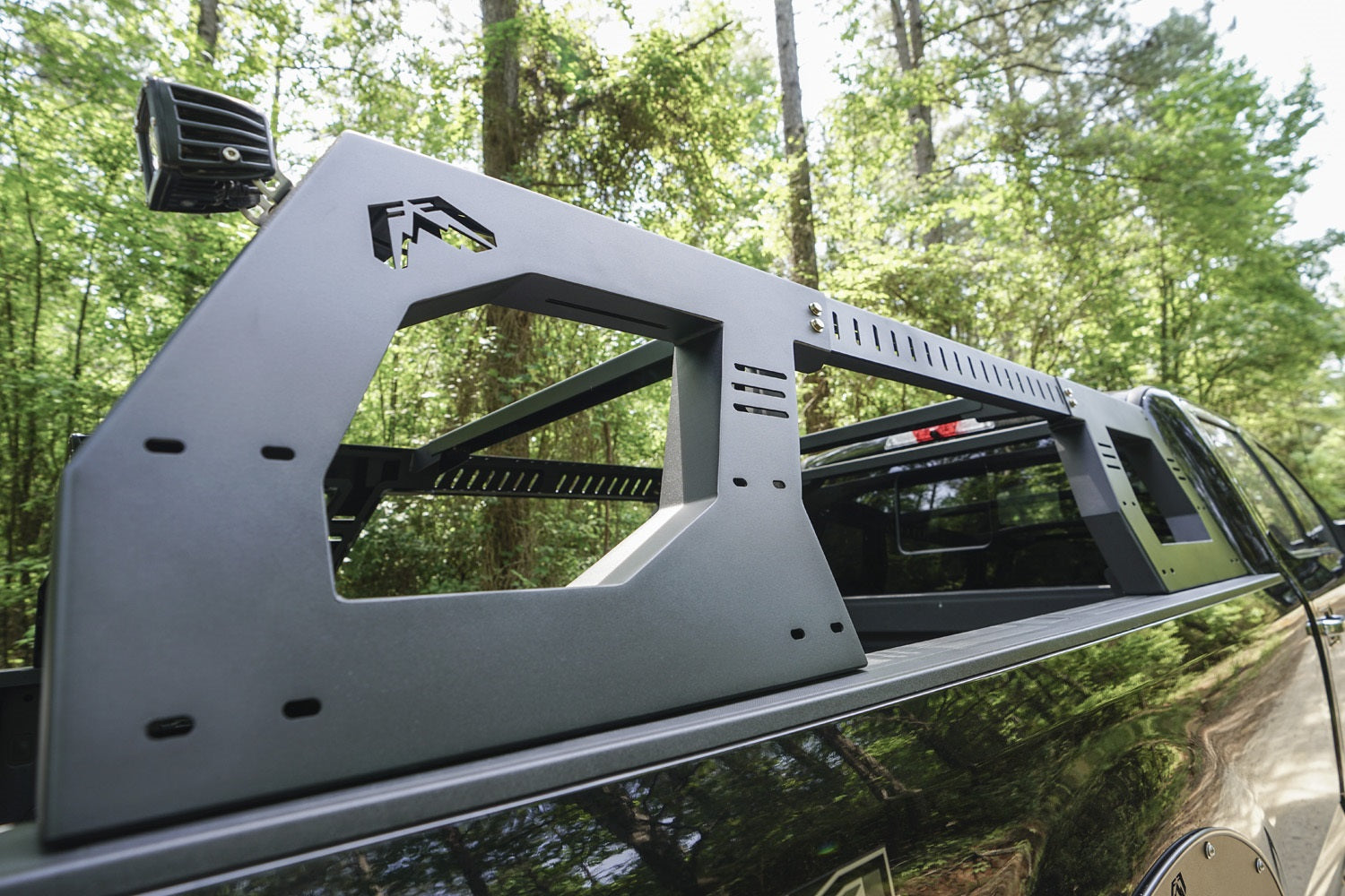 LOAD_RACK01_CLOSEUP_LIFESTYLE.jpg