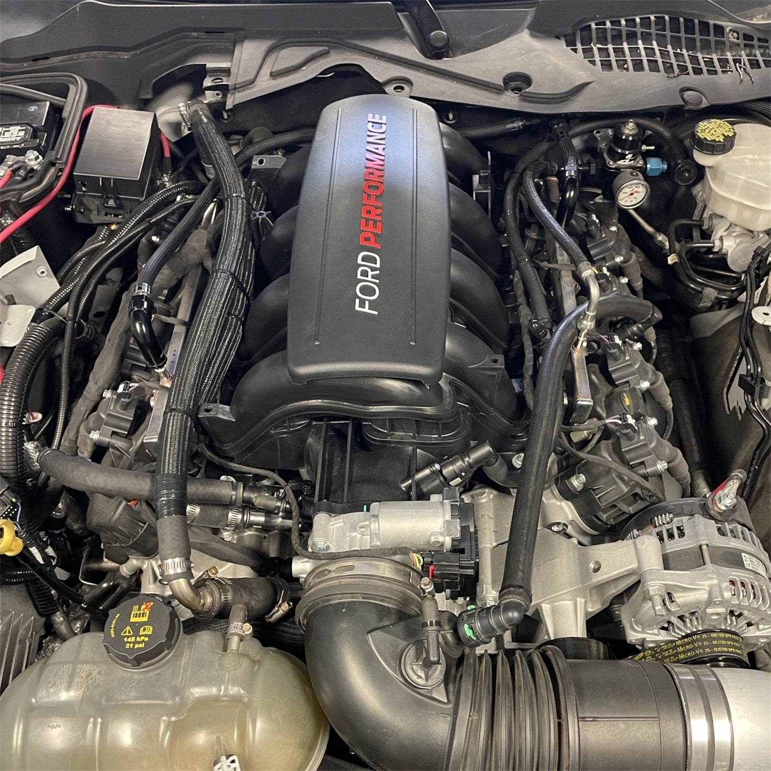 Ford Performance Low Profile Intake For 7.3L Gas Engine - M-9424-73LP - Image 2